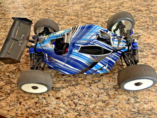 Kyosho dbx 4x4 - 4x4, brushless